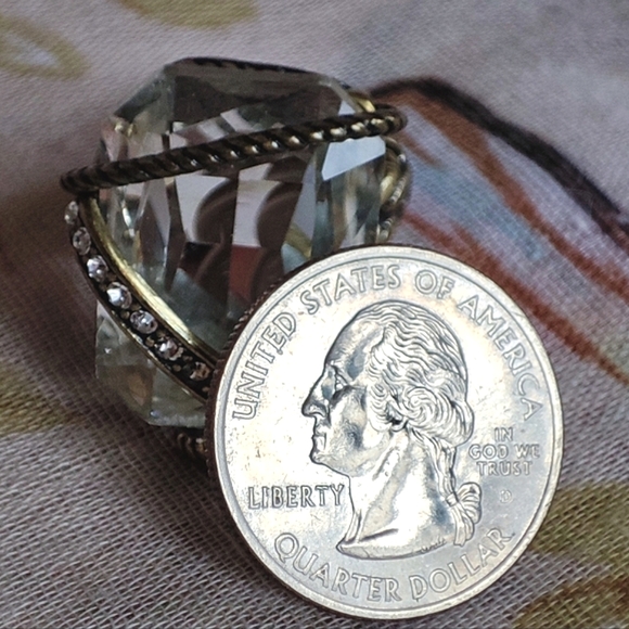 Emerald Cut Large Clear Stone Cocktail Ring Stretch Brass Tone Rhinestone Size 7 - Picture 7 of 11